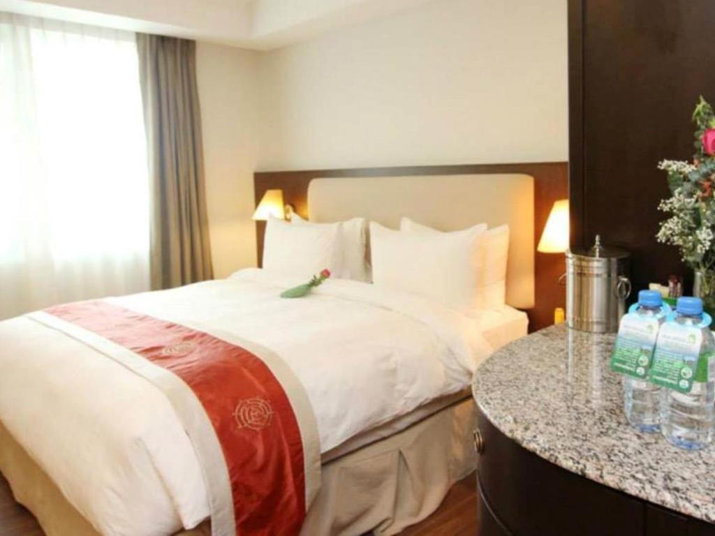 Plaza Sutera Biru Hotel Kuala Belait Exterior foto